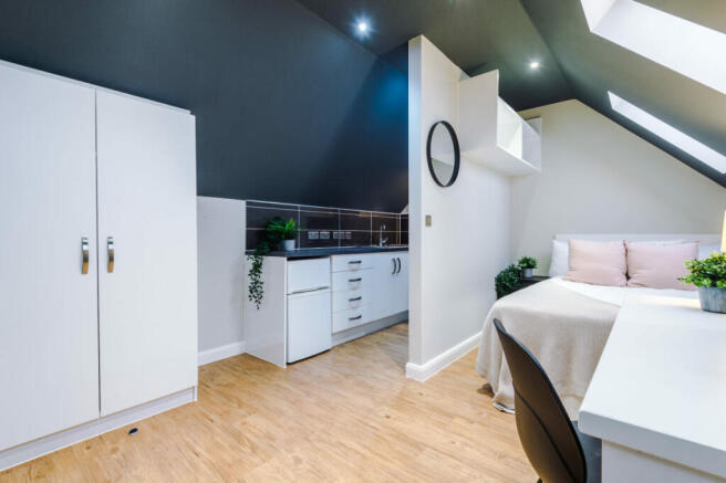 Flat 17, UNW, 3