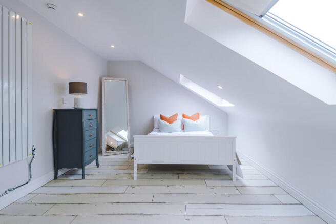 28 Esher Road Bedroom 1