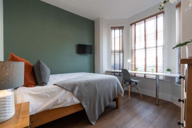 35KR - Bedroom 1