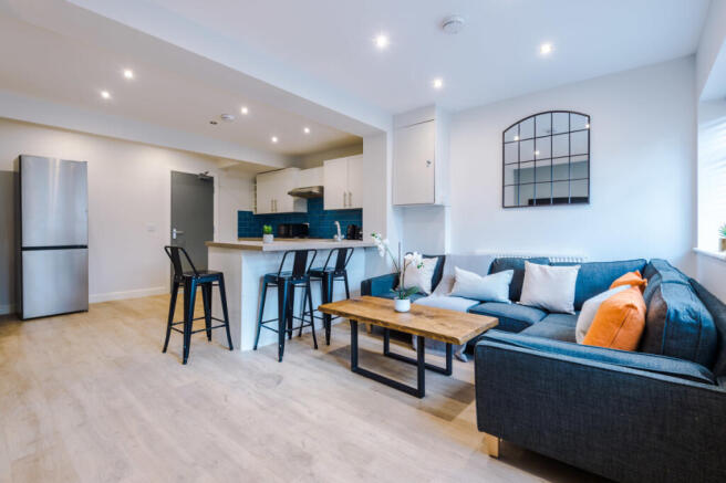 10 Holcombe, Living Room 1