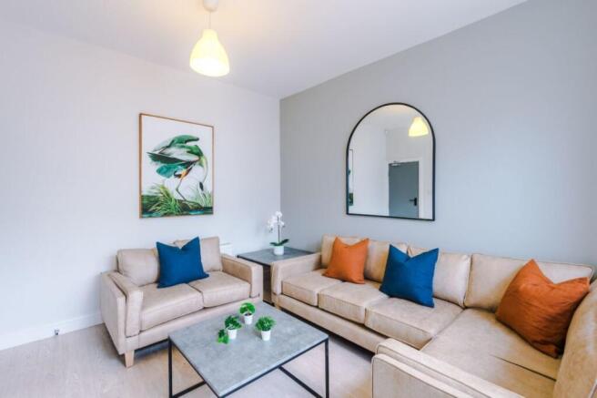 32CR - Living Area