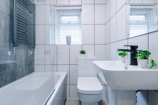 32CR - Bathroom