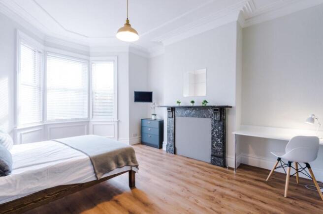 77DR - Bedroom