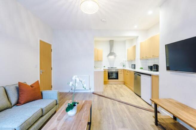 19KG - Living Area / Kitchen
