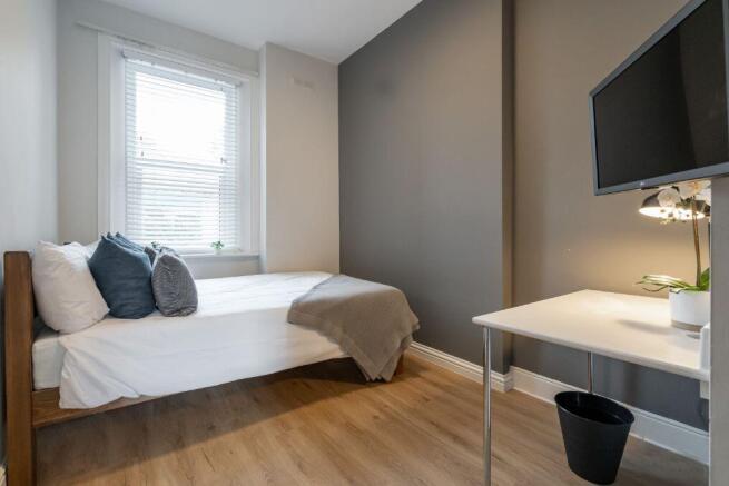 19GL - Bedroom 2
