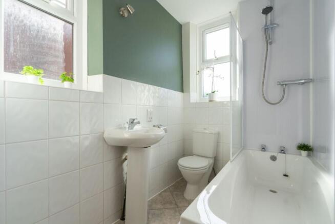 20KGF3- Bathroom
