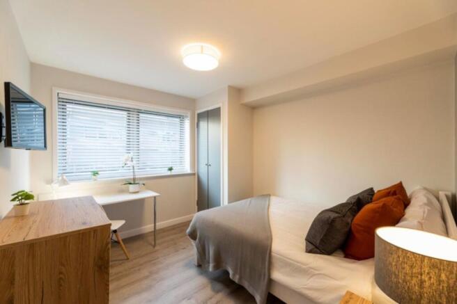 1FSF2 - Bedroom