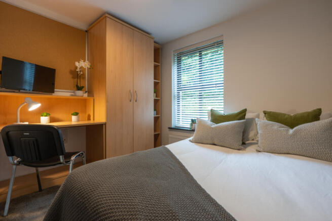 Hope Court Flat 8 bedroom 1