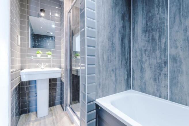 5SG - Bathroom 1