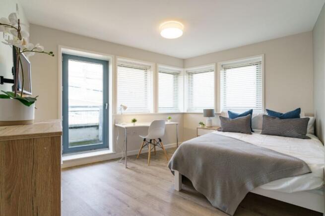 1FSF11 - Bedroom