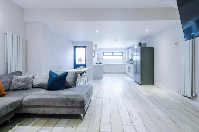 66 Woodcroft Road Kitchen 1