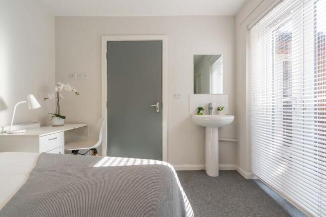 Flat C Portland Road