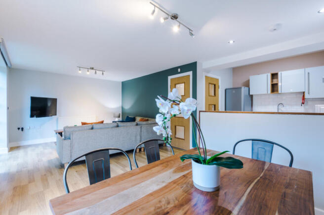 Flat 5 Shiners Yard Living room 3