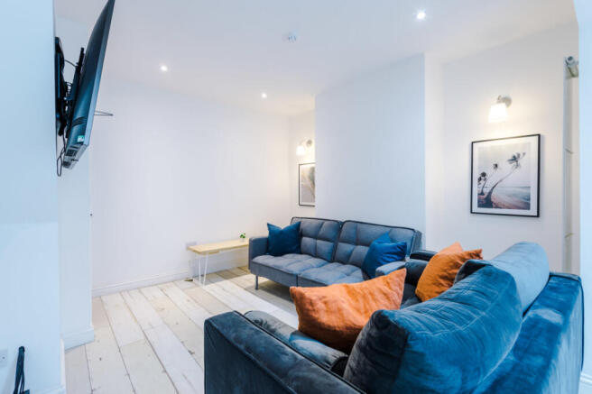 7 Gladstone Terrace living room 2