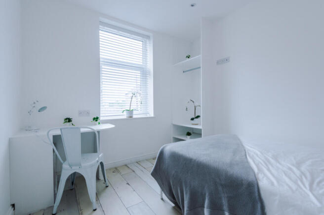 7 Gladstone Terrace bedroom 1