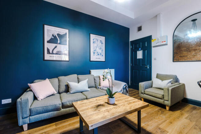 Flat 6, Shoe and Boot, Living Room 1