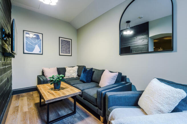 Flat K, HF, Living Room 1