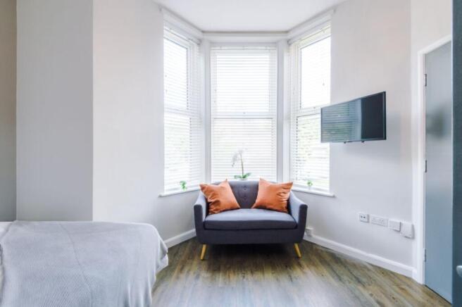 44BTF4 - Living Area / Bedroom