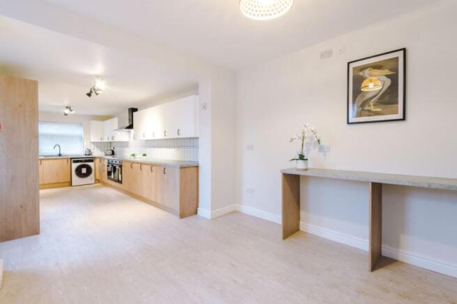 161MR - Living Area / Kitchen