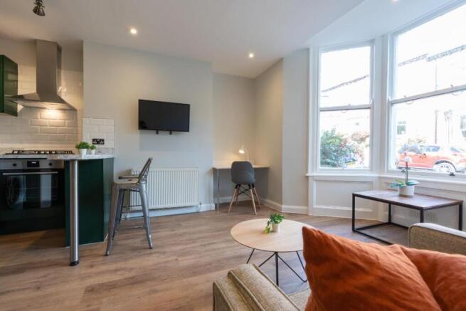 20KGF2 - Living Area