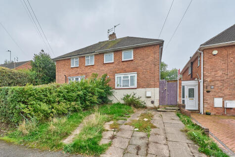 56 Bull Lane, Wombourne, Wolverhampton, Staffordshire WV5 9BZ