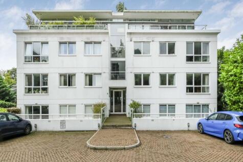 Queensmere Road, Wimbledon Common