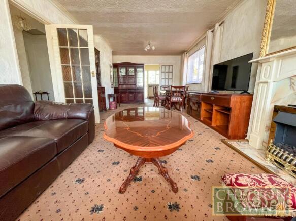 Lounge/Dining Room