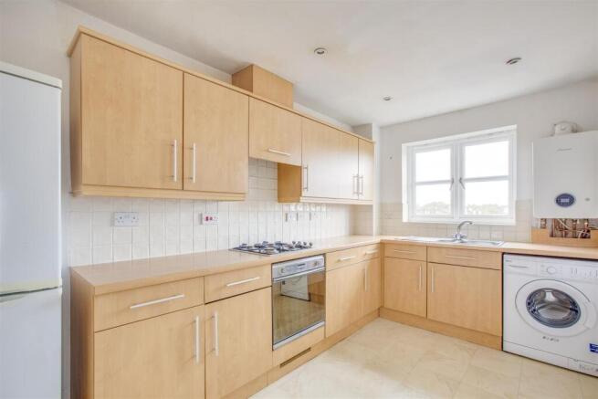 8 Midsummer Court, Penn Road, HP15 7LD-8.jpg