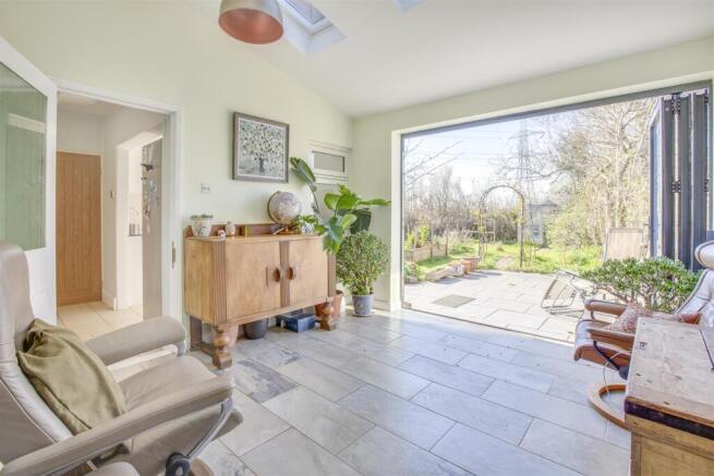 11 Sibleys Rise, HP16 9QQ-7.jpg