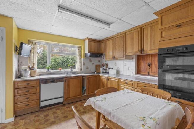 12 Lowlands Crescent, HP15 6EG-10.jpg