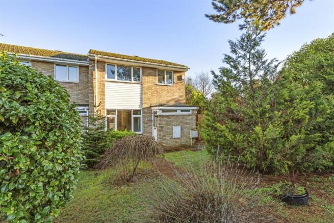 32 Campbells Ride, HP15 6TQ-14.jpg