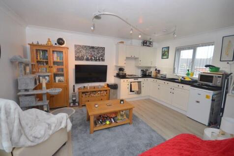 Upton Rocks Avenue, Widnes