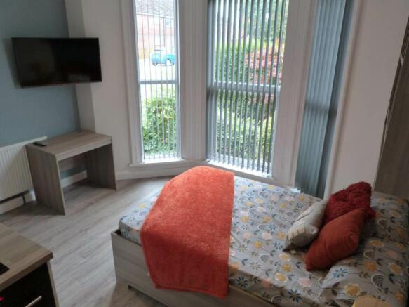 s1 bedroom 200