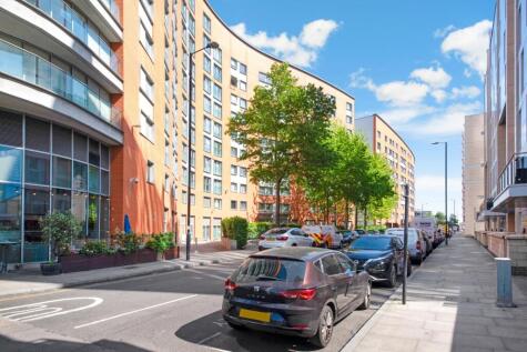 Blackwall Way, London, E14