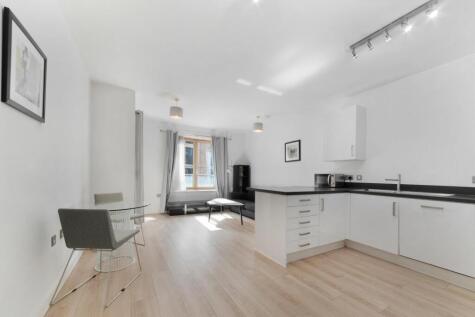 Eddington Court, 1 Silvertown Square