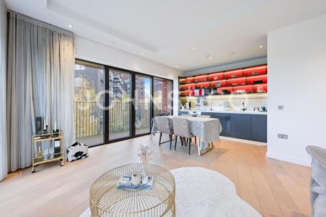 Java House, Botanic Square, London City Island, London, E14 