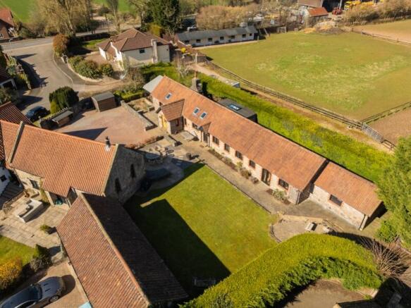 Coach-House-7_4bd5-4681-42c4-cc66-855d-7d22-1311-5