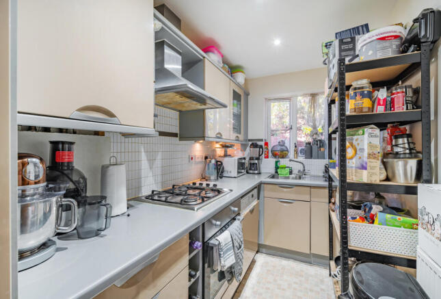 1372218-8-68fb447...