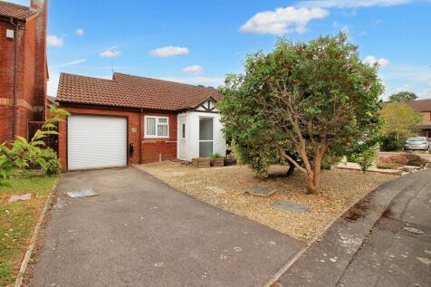 Larkspur Close, Thornbury, BS35