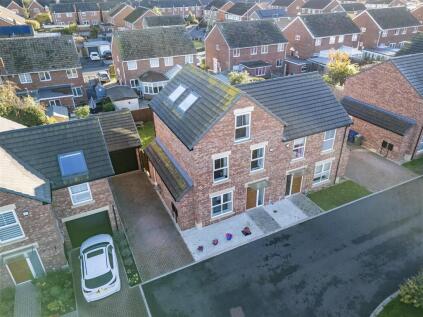 Holly Grove, Thorpe Willoughby