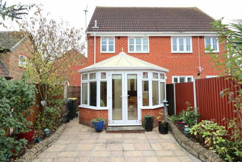 Rayleigh - 2 bedroom semi-detached house for sale