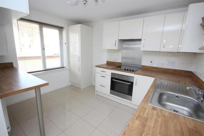 Kitchen 3.JPG