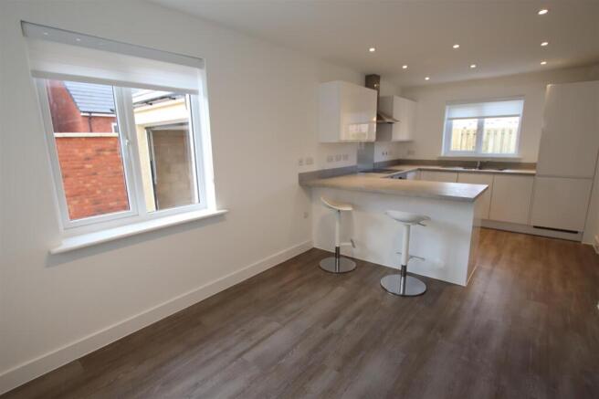 Kitchen 1.JPG