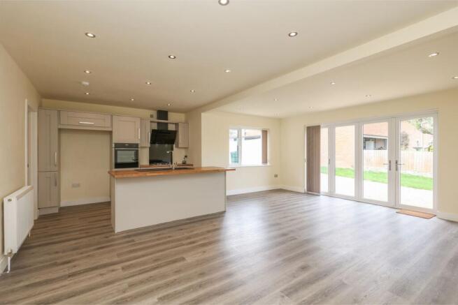Breakfast/Kitchen Space