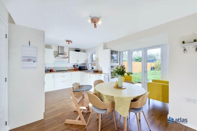 Kitchen/Dining Room