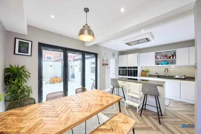 Kitchen / Dining Area