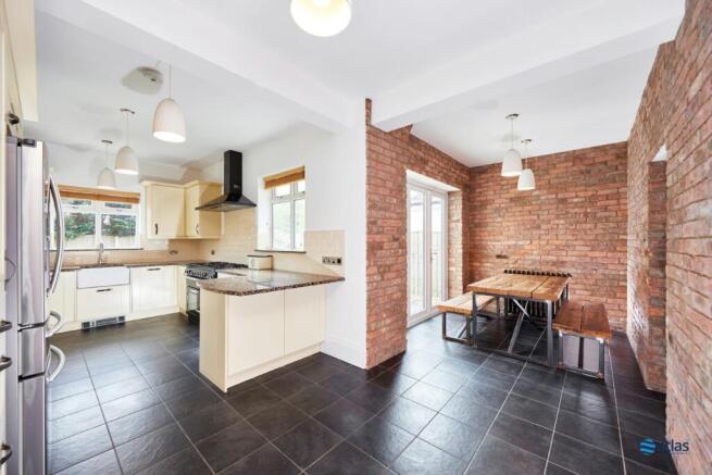 Kitchen / Dining Area