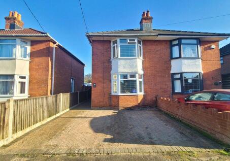 Compton Road, Central Totton, SO40