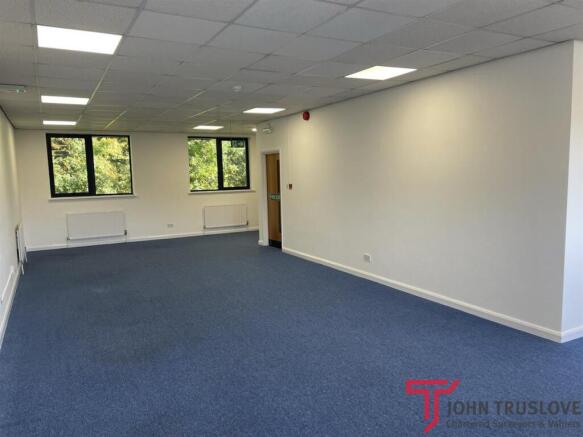 1213 The Oaks Business Centre2.jpg