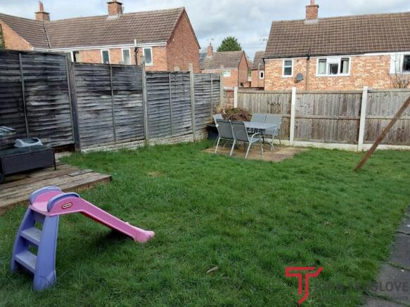 5 Catherine Close Bromsgrove _34GardenOverviewPh